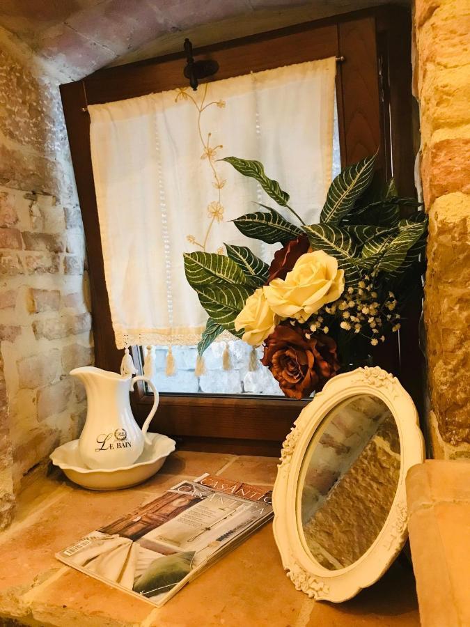 Residenza Teatro Antico Hotel Todi Luaran gambar